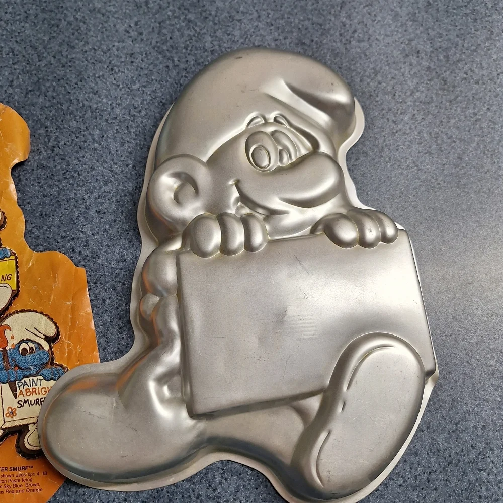 Wilton Smurf Birthday Cake Pan, 1983 #502-4033